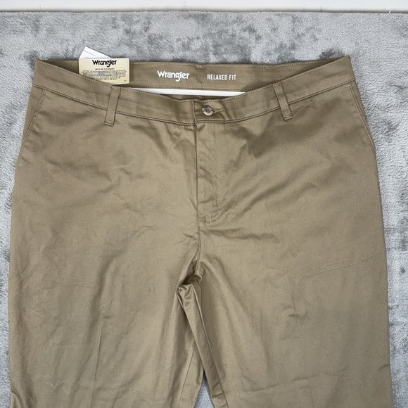 Men's‎ Wrangler Riata Chino Pants, 38 x 30, 100% Cotton, Khaki / Tan / Beige - Picture 2 of 5